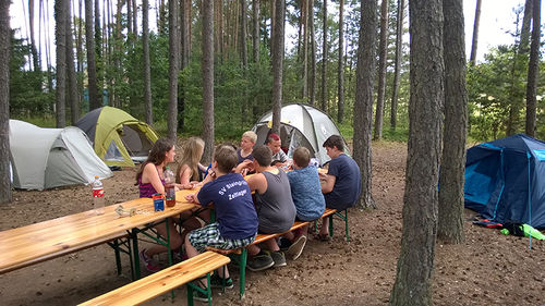 Zelten am Waldcampingplatz von Pleinfeld